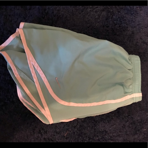 Nike shorts - Picture 1 of 2